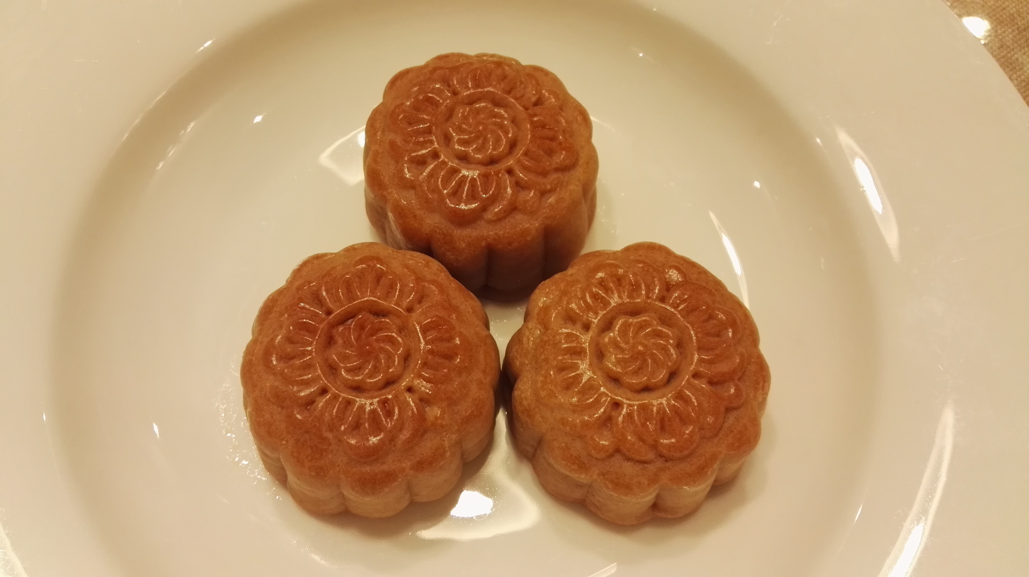 广式月饼—蛋黄莲蓉月饼