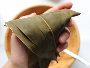 蜜枣杂粮养生粽的做法 步骤5