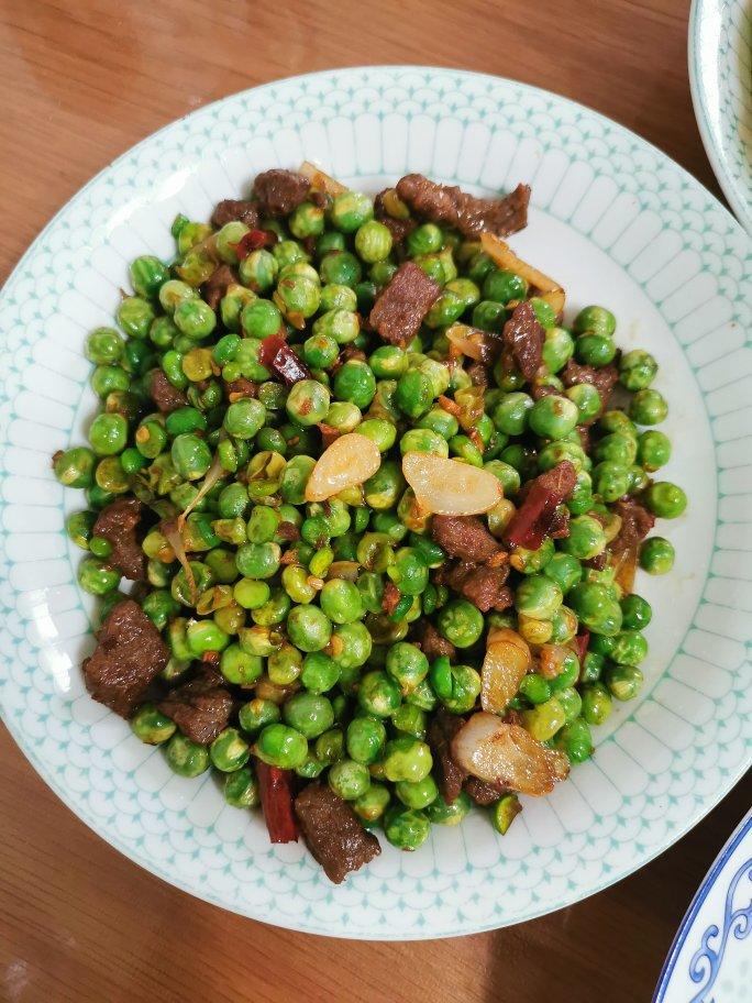 豌豆炒牛肉粒