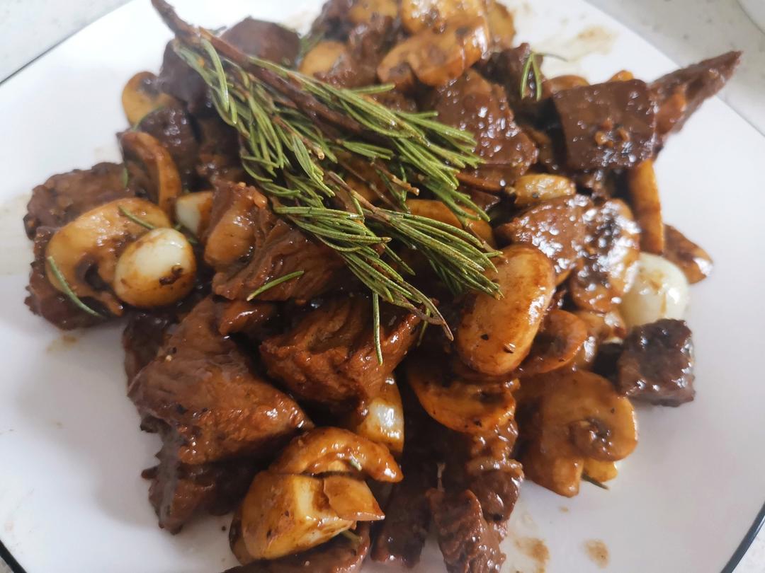 蒜香口菇牛肉粒