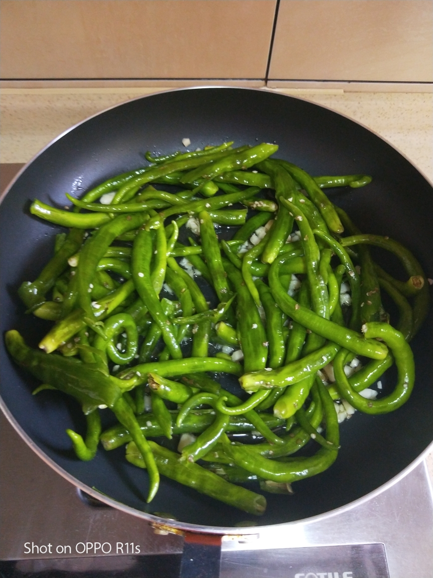 超级下饭开胃的豆豉煸辣椒的做法 步骤4