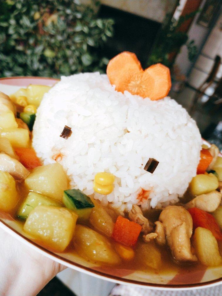 人见人爱花见花开🐤         三只小鸡日式咖喱饭