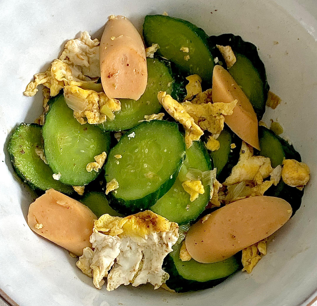 五分钟下饭菜黄瓜火腿炒鸡蛋