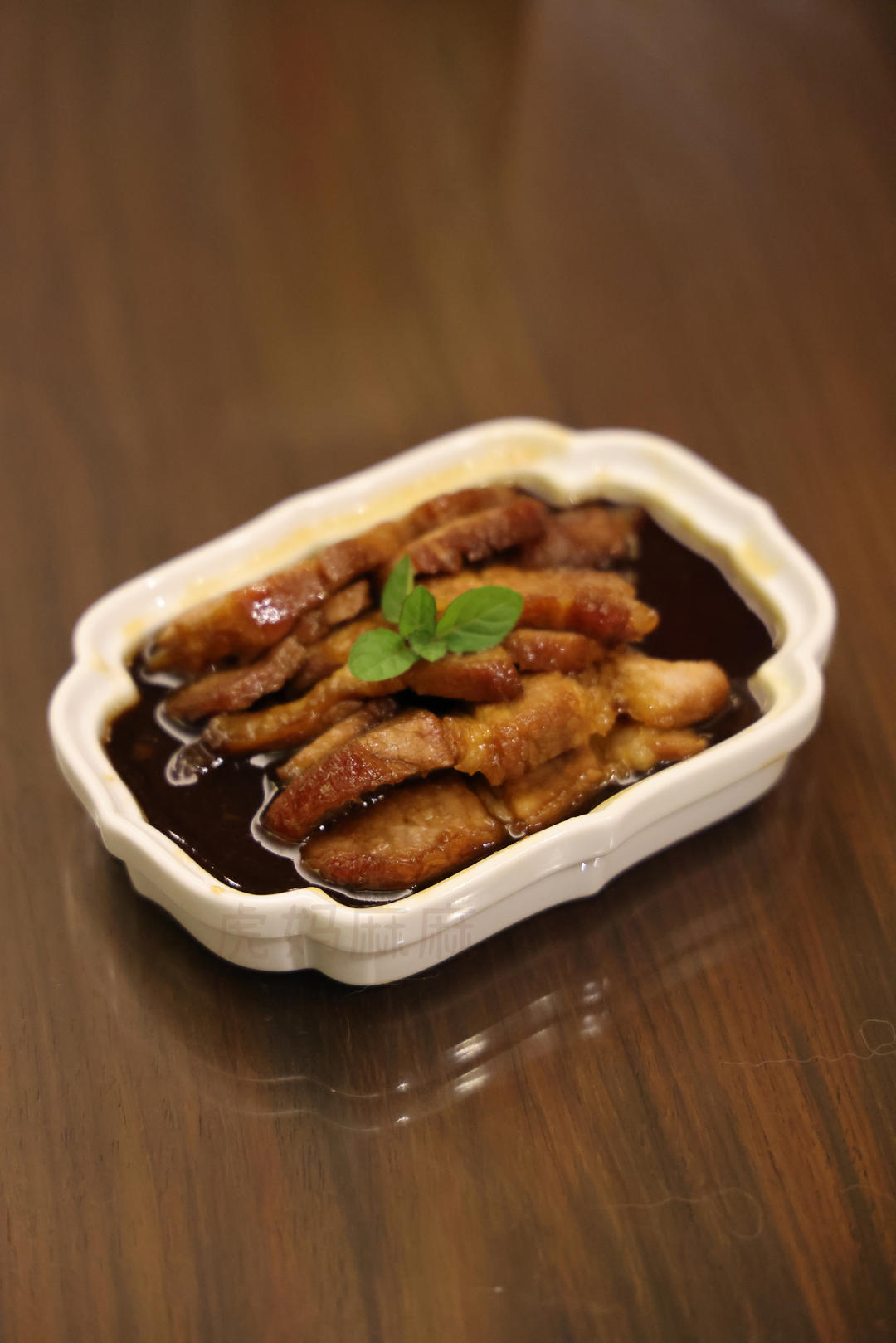 不用叉烧酱没明火没烤箱也能做出媲美酒楼的叉烧