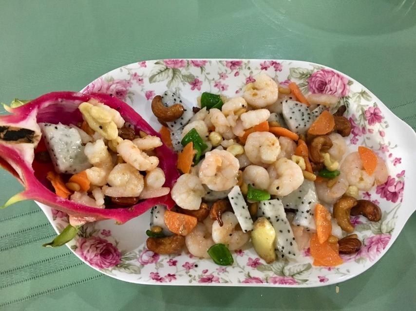 火龙果炒虾仁