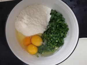 韭菜鸡蛋饼的做法 步骤2