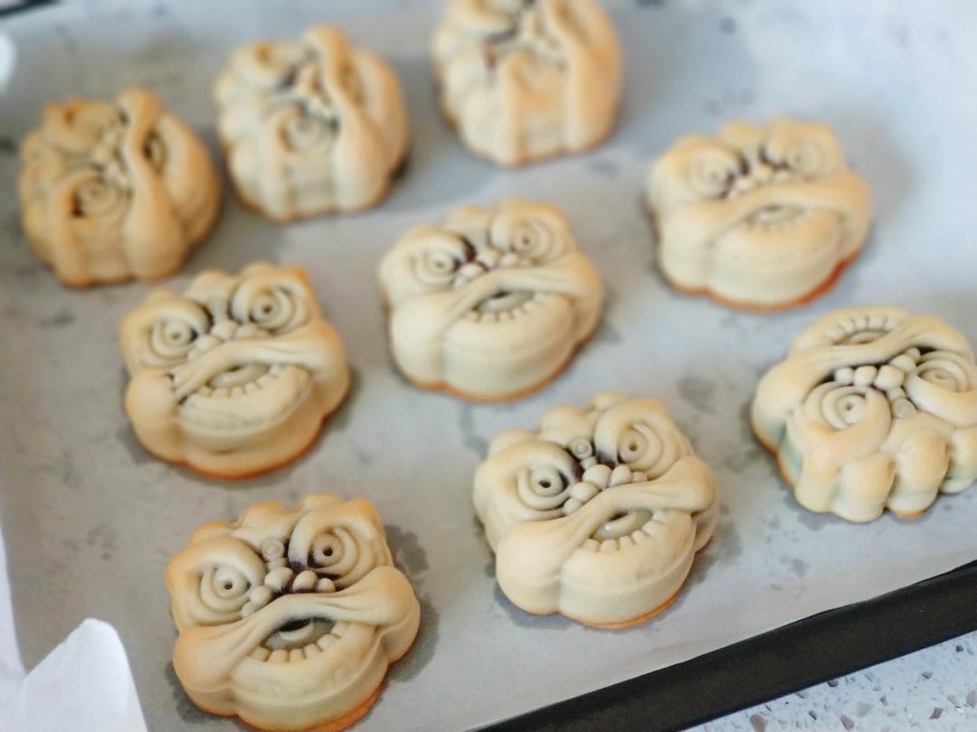 广式月饼－－蛋黄豆沙月饼