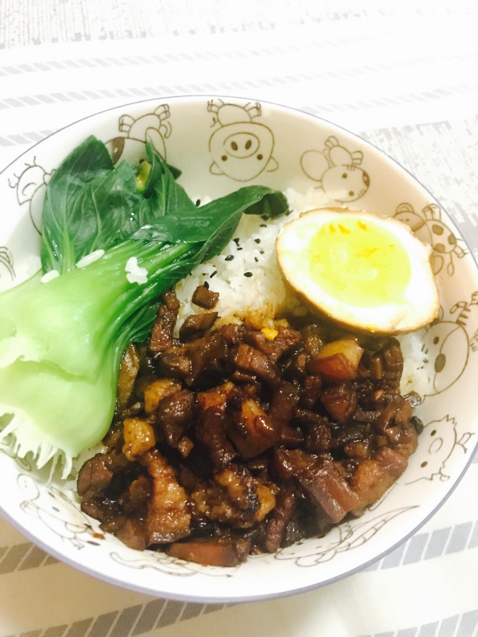 洋葱酥卤肉饭