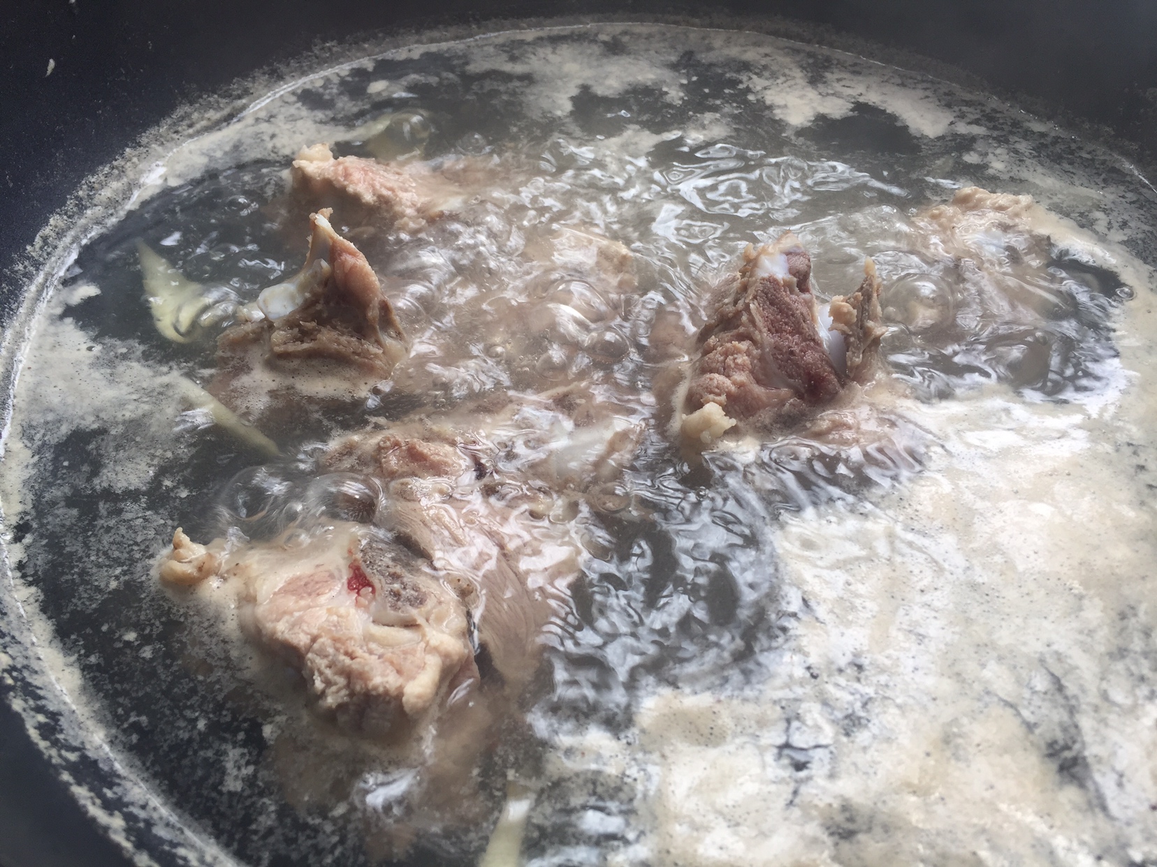 春菜猪骨煲粥的做法 步骤3