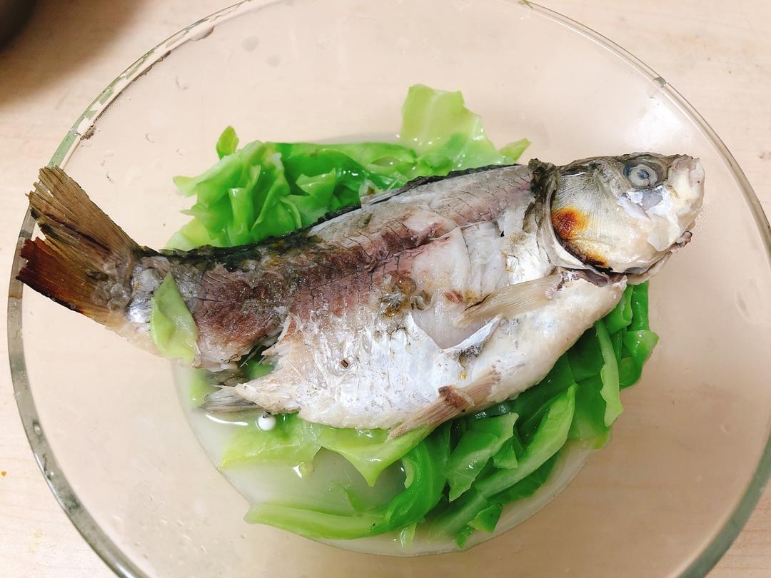 奶白鲫鱼汤（视频，只用10分钟）