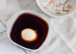 6分钟煮出完美日式溏心蛋🥚的做法 步骤6