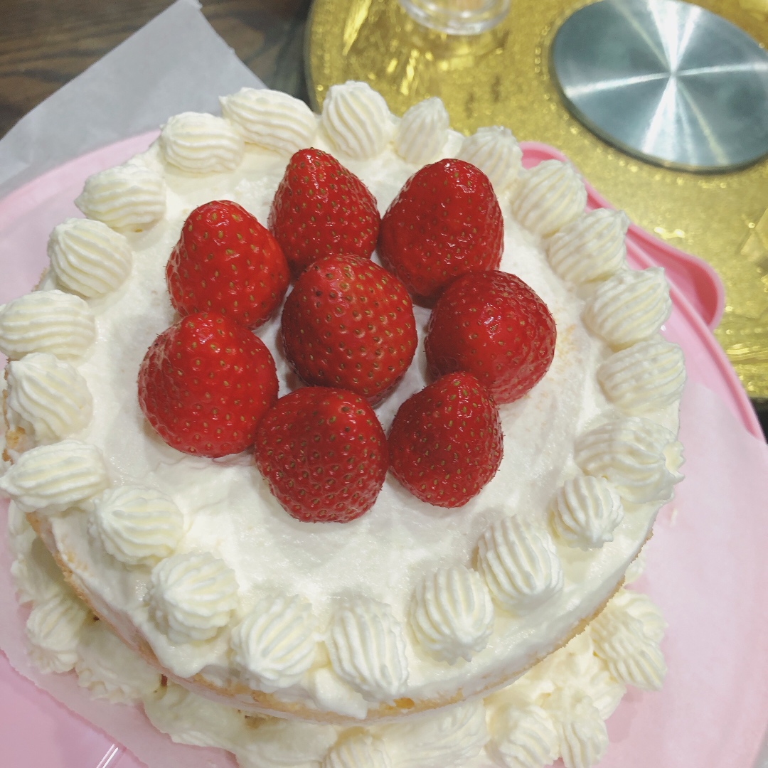 蛋糕胚八种花式吃法:蛋糕卷、肉松小贝、奶油蛋糕、杯子蛋糕、提拉米苏、盒子蛋糕、漩涡蛋糕、草莓城堡