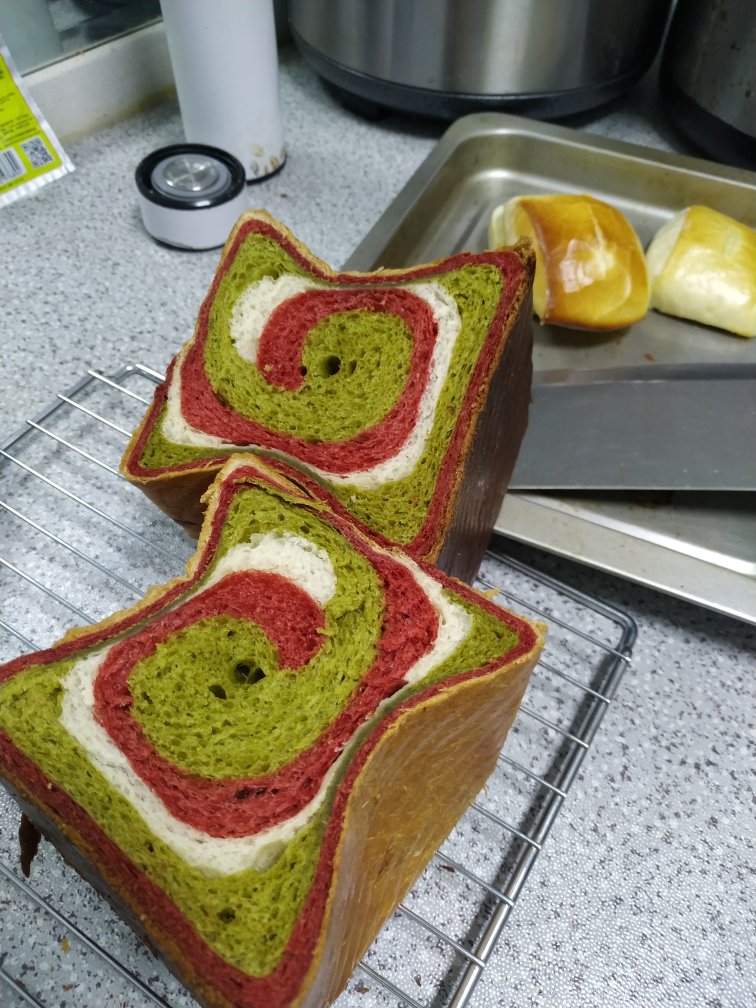 面包机界的颜值担当：美翻了的彩虹面包