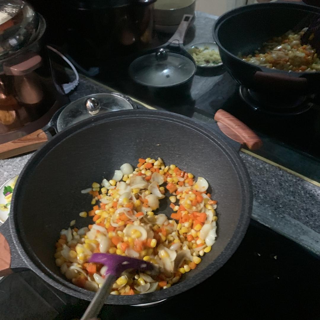 胡萝卜玉米炒黄瓜