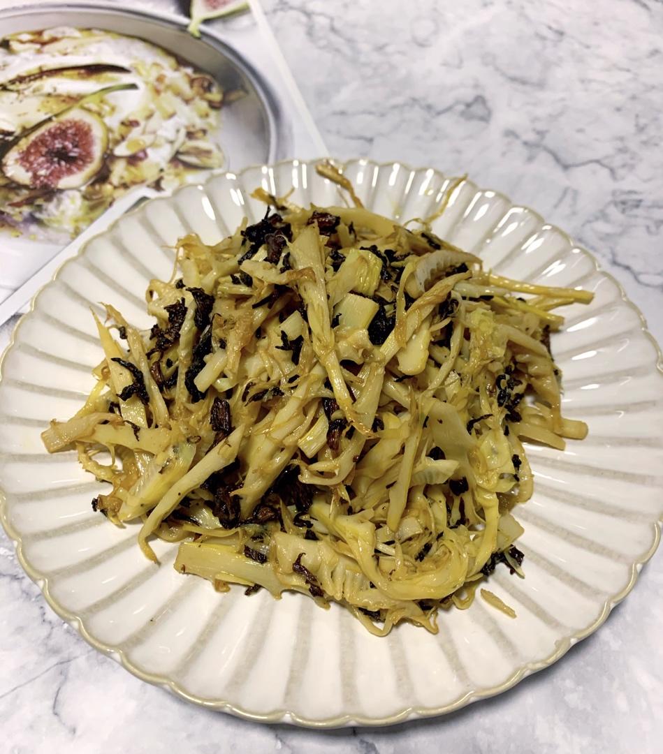 梅干菜炒笋丝