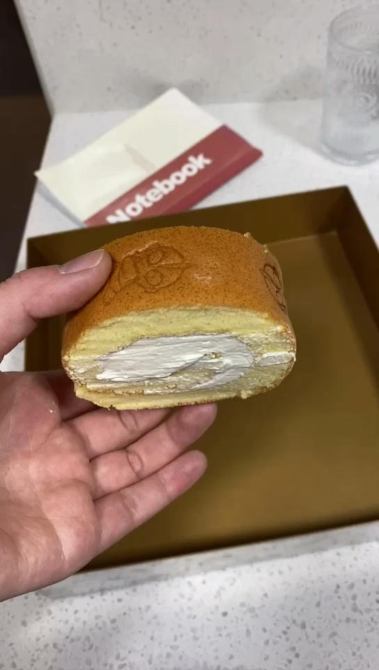 超详细的瑞士卷奶油蛋糕卷原味蛋糕卷的制作方法 饱满不掉皮不开裂（附模具换算方法）