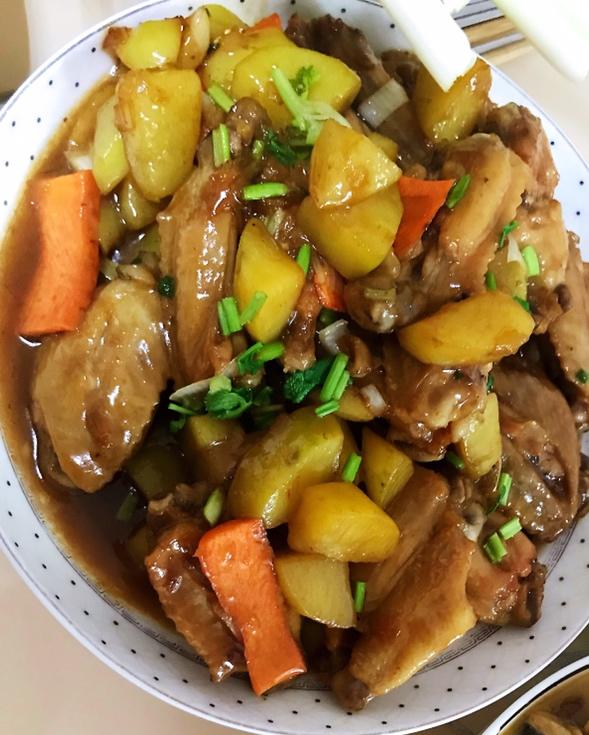 莞尔莞小尔做的可乐鸡翅炖土豆