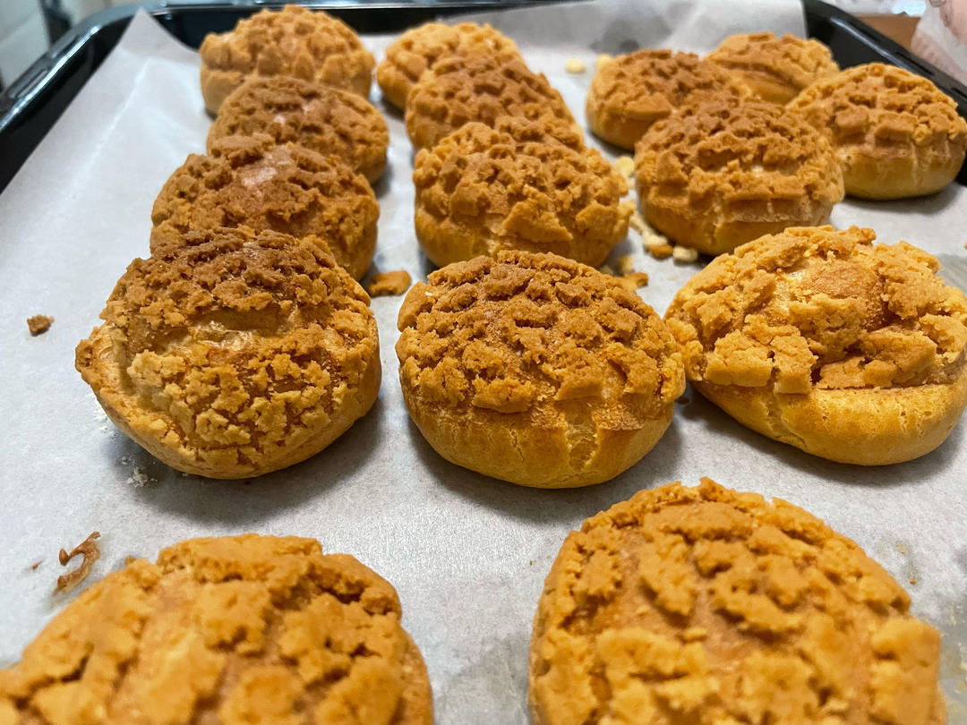 一口就爆浆的卡士达酥皮泡芙