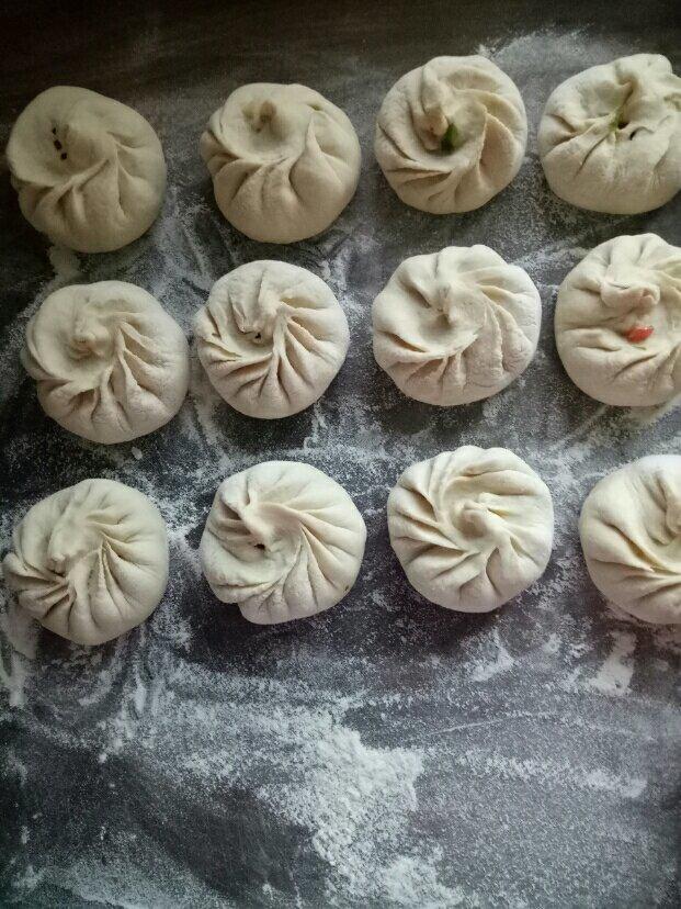 胡萝卜木耳鸡蛋素包子