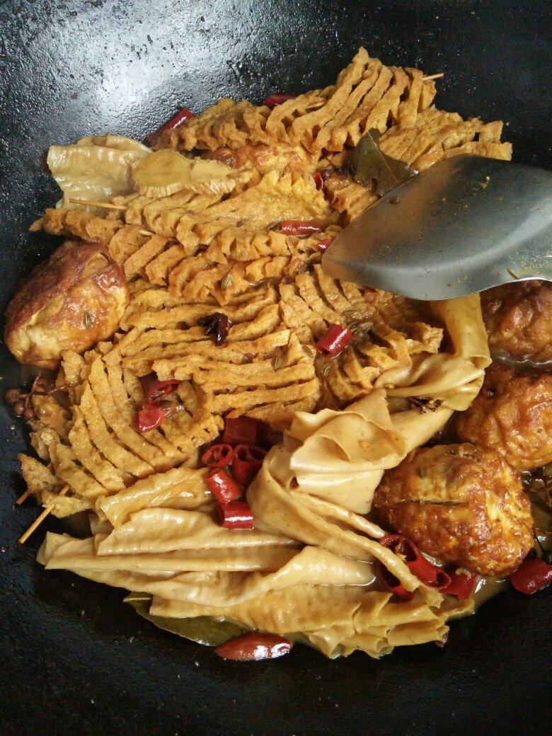 一块小田做的五香豆腐串
