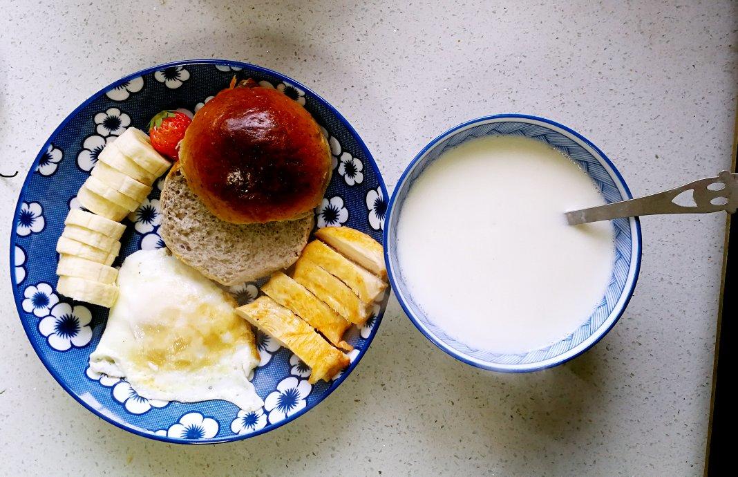 黑芝麻餐包~面包界的黑美人