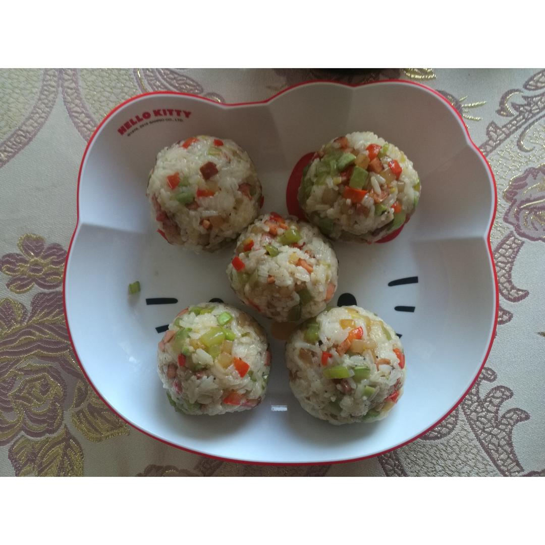 小盆友超爱的肉松饭团子