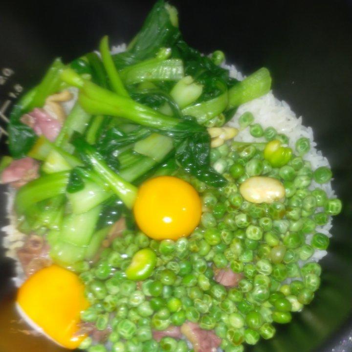 腊鸭腿腊肠煲仔饭