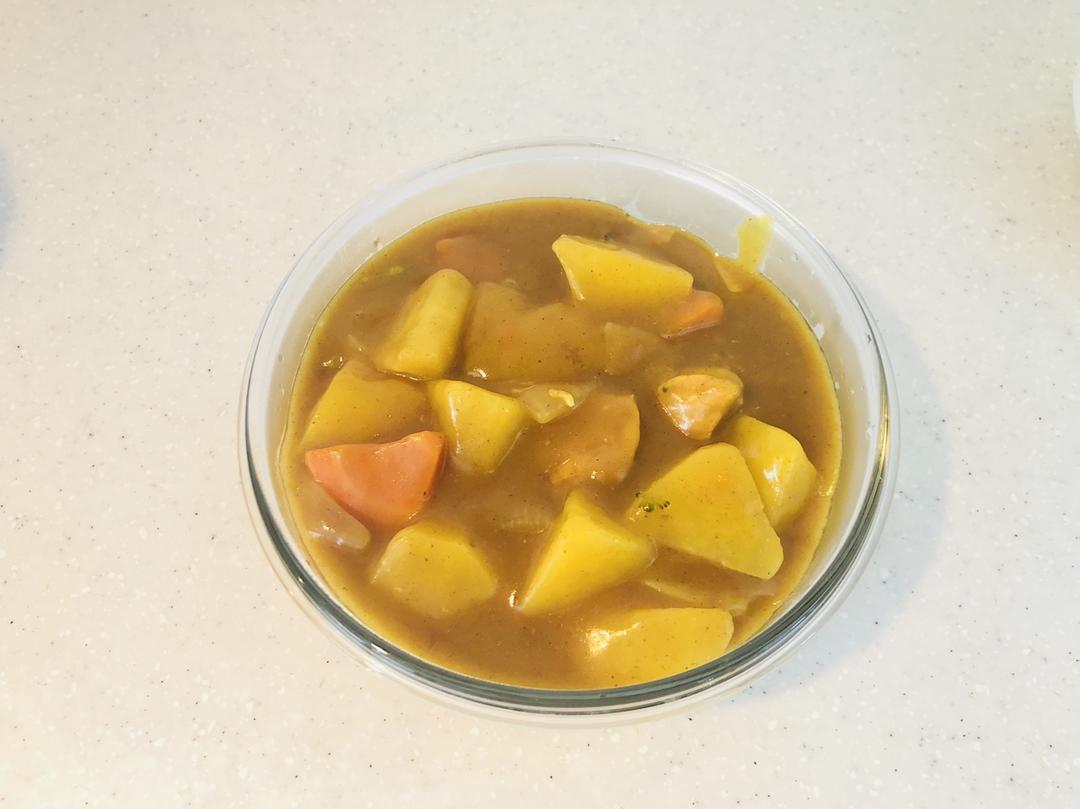 超简单的咖喱鸡肉饭