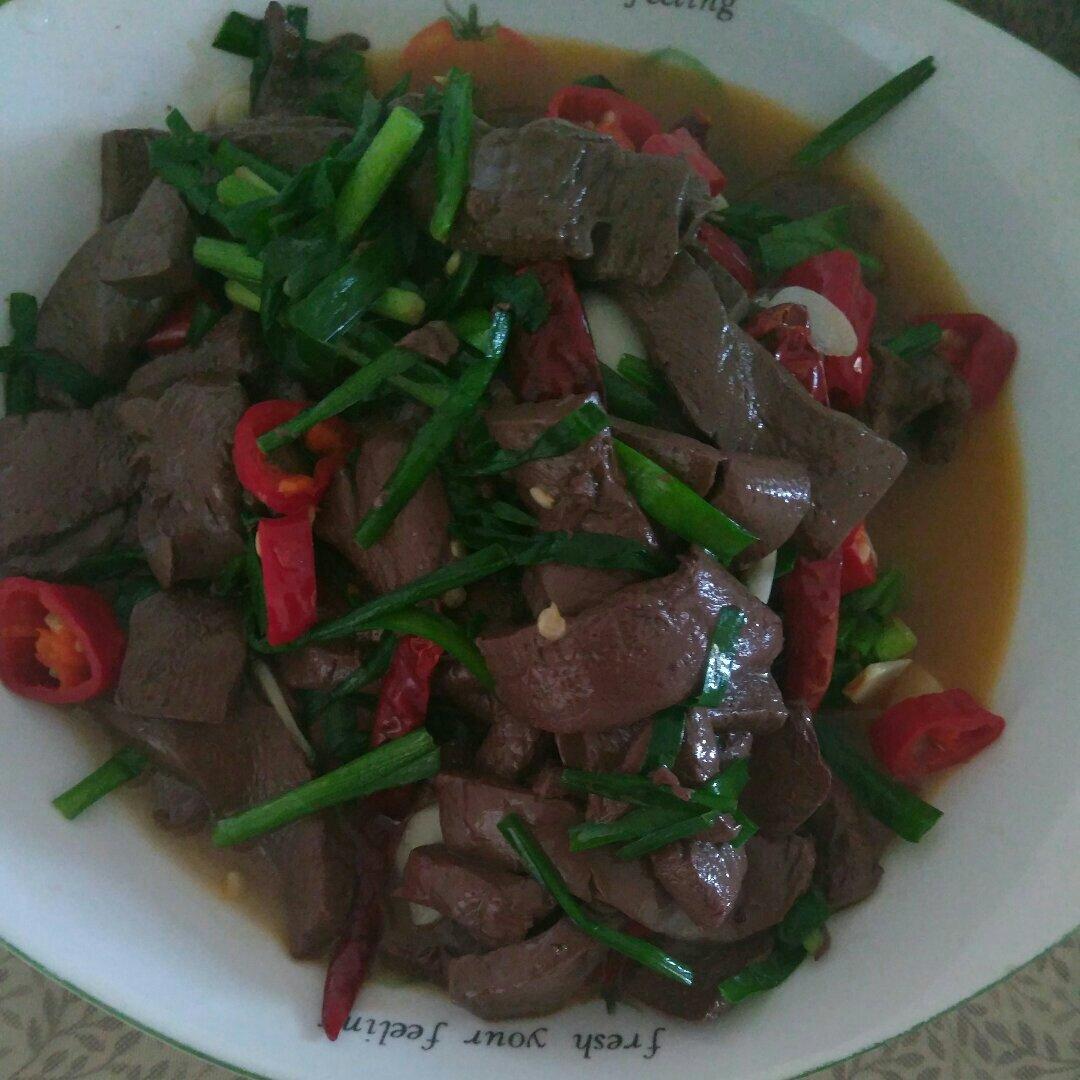 韭菜炒鸭血