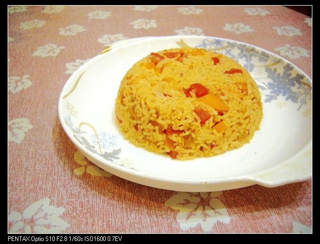 红色系茄汁炒饭