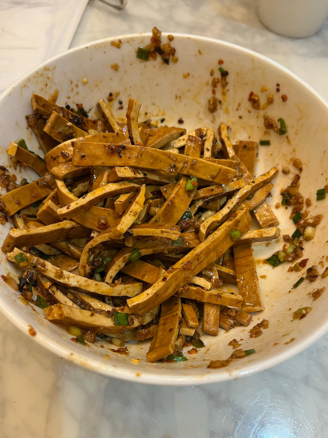 凉拌豆腐干(凉拌菜通用，宝贝儿子“念念不忘”之二,他喜欢的“微微辣”级别)