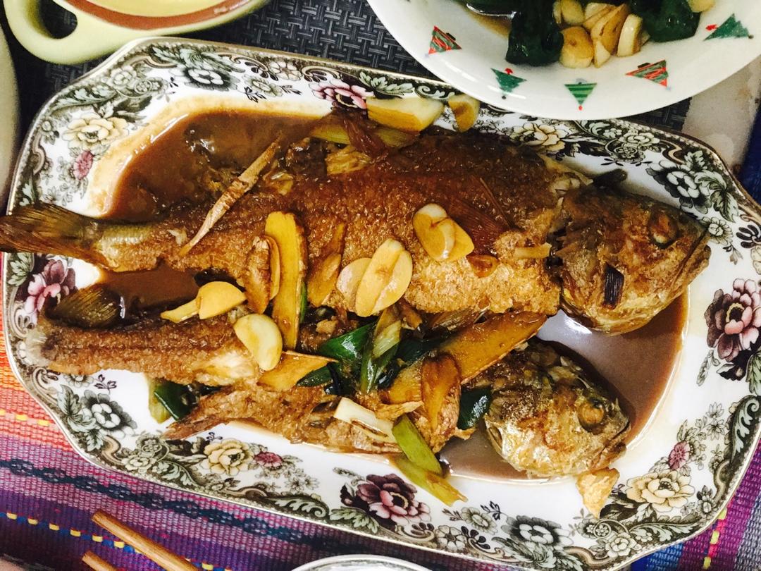 红烧黄鱼—鱼皮不破的小窍门