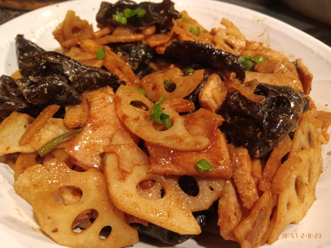 莲菜炒肉片
