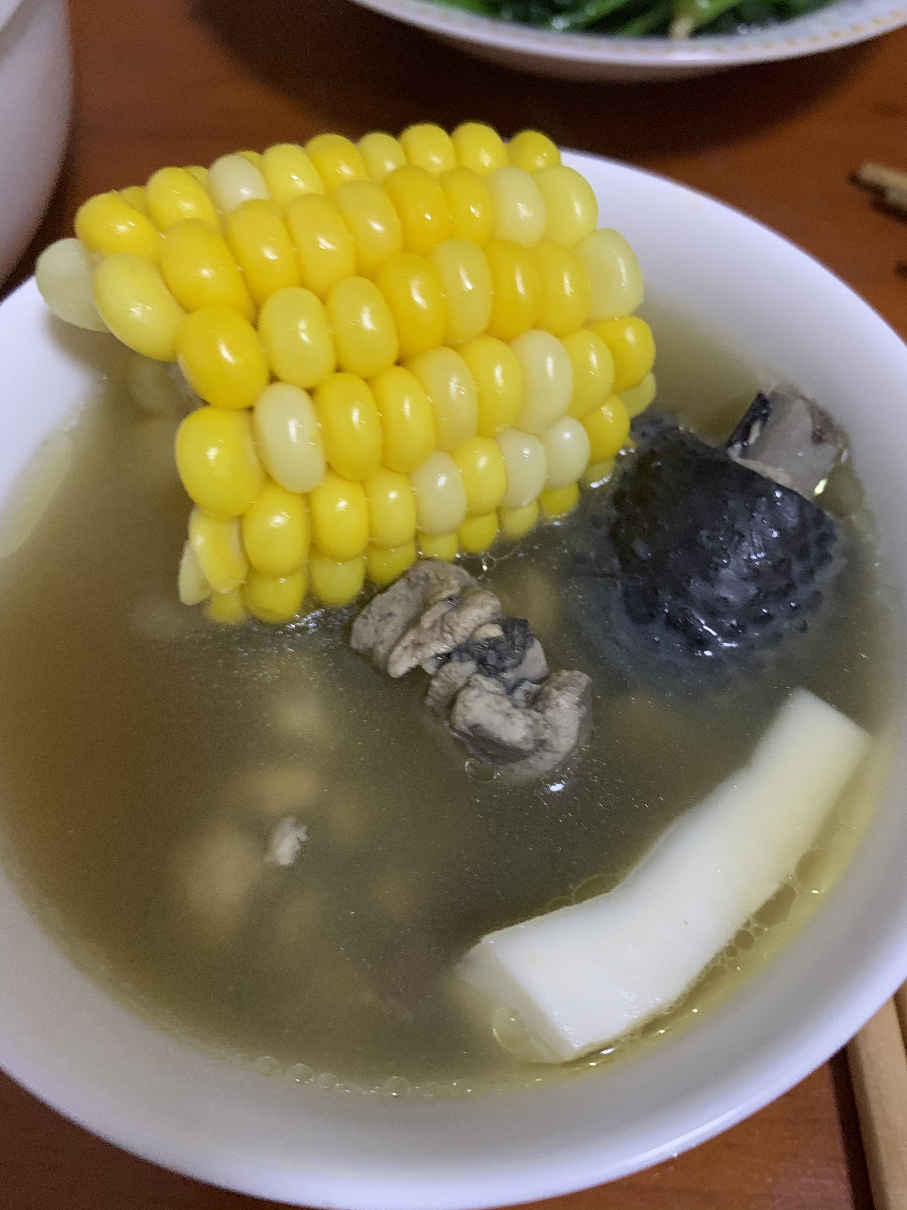 乌鸡椰子玉米汤的做法