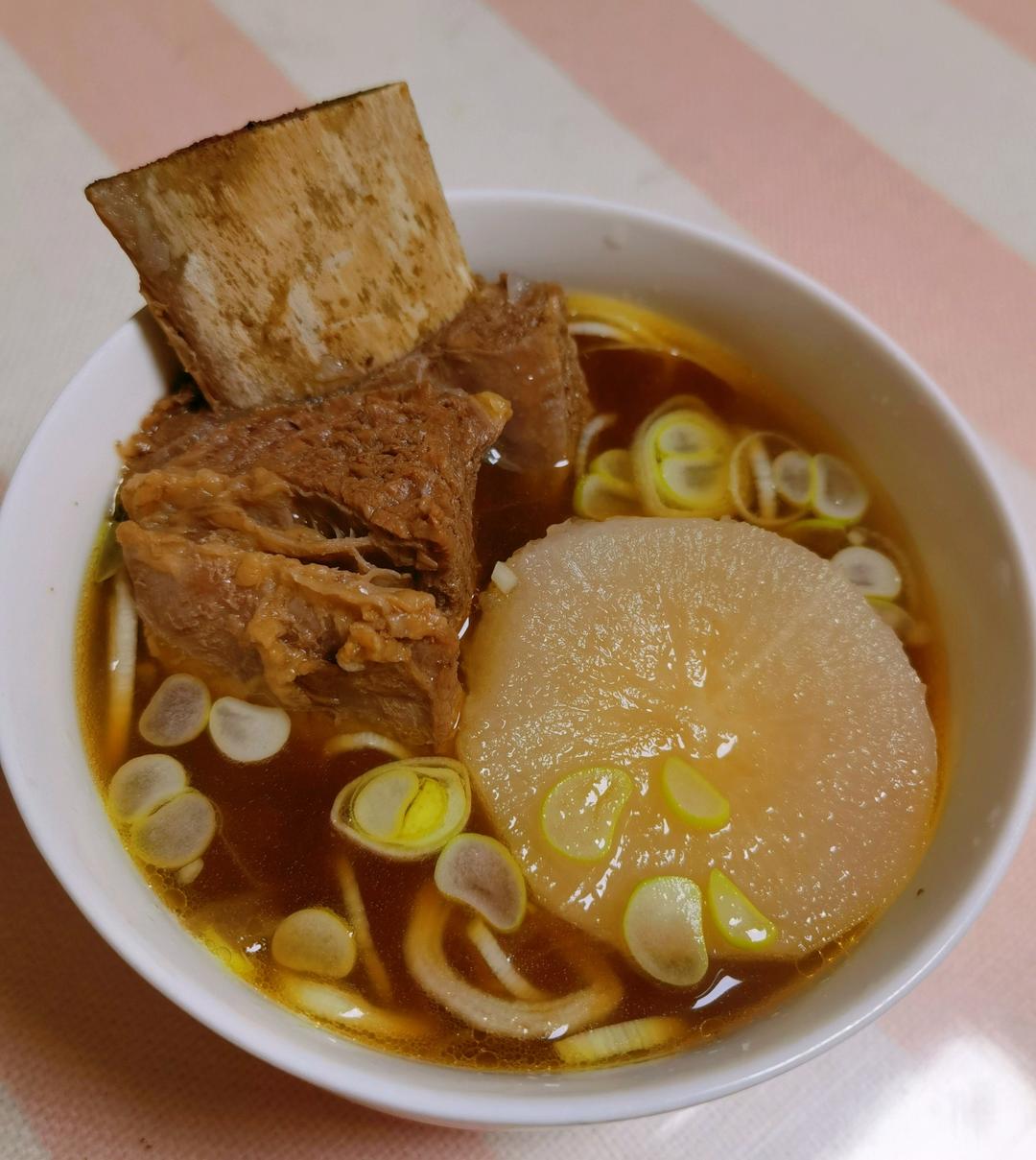 韩式牛排骨汤 － 갈비탕