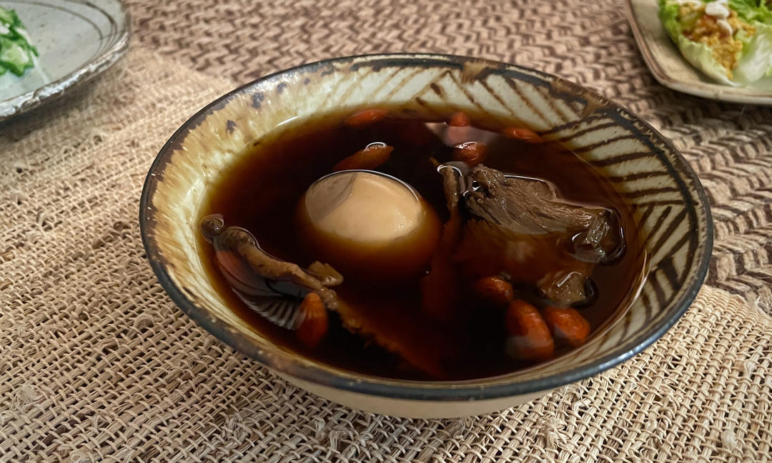 当归黄芪红枣鸡蛋红糖水