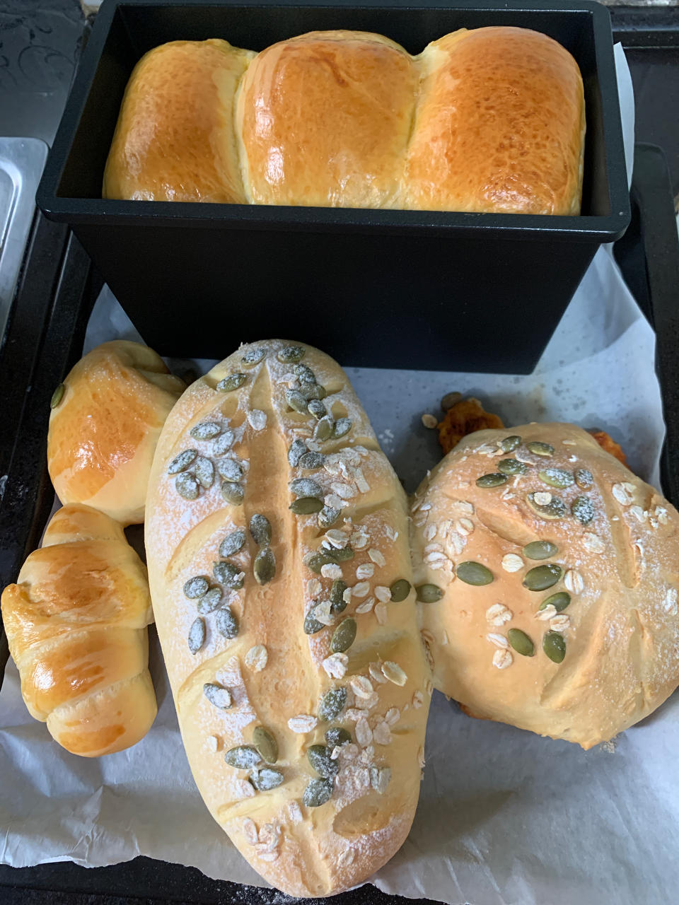 浓香淡奶油吐司强烈推荐！爱长个儿的软胖子，看它在烤箱里疯长心理极度舒适