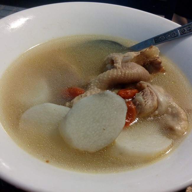 山药炖鸡汤