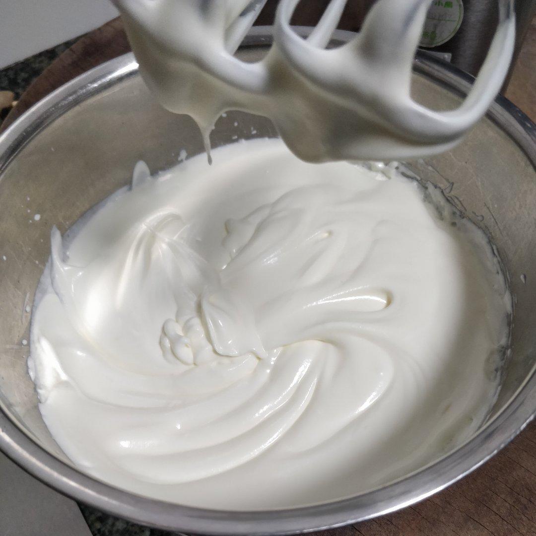 视频菜谱:淡奶油的打发状态(抹面和夹层)