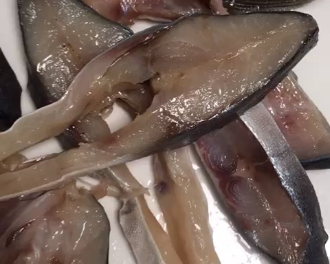 红烧鲳鱼的做法 步骤1