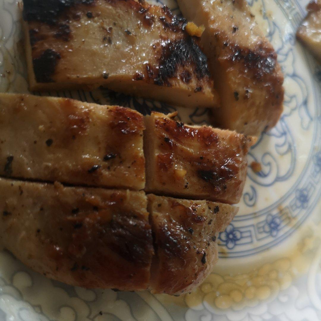 酷炫屌炸天好吃的煎鸡胸肉（香蒜蜂蜜煎鸡胸肉）