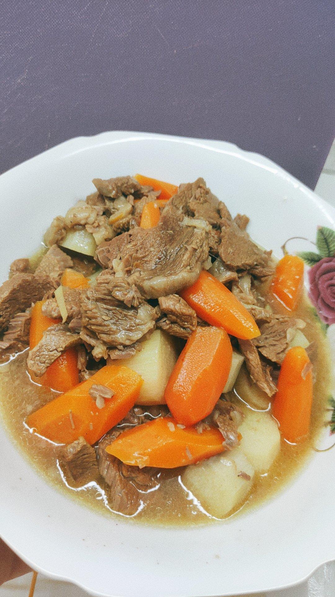 土豆烧牛腩