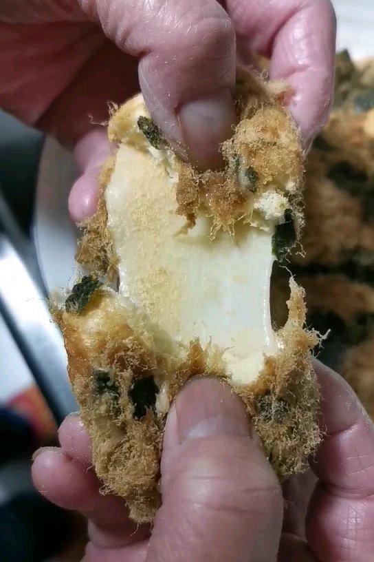 网红海苔肉松拉丝小贝（麻薯不用打蛋器放四天依然可以拉丝哦）