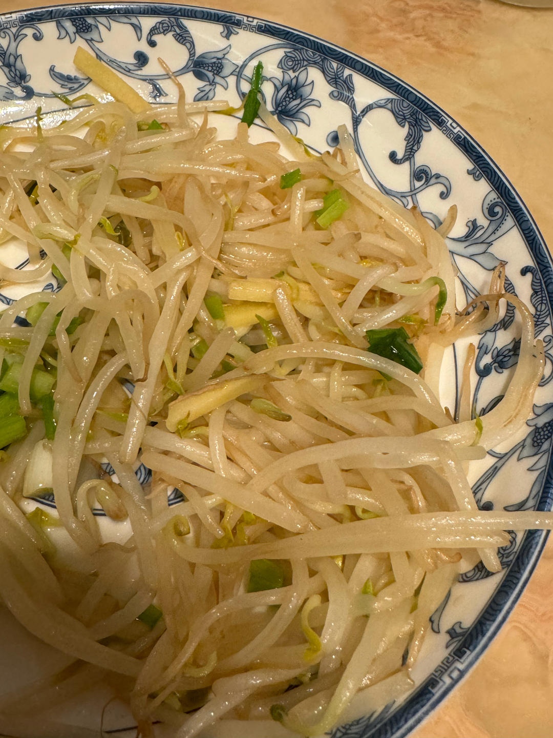 五分钟就能做好的爽口清炒豆芽