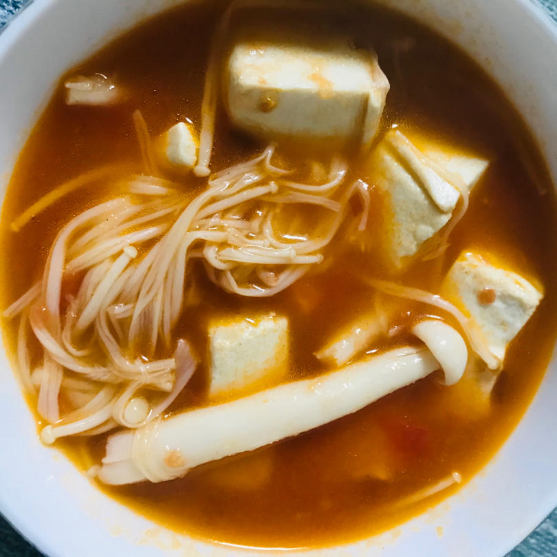 好吃不胖的番茄蘑菇豆腐汤