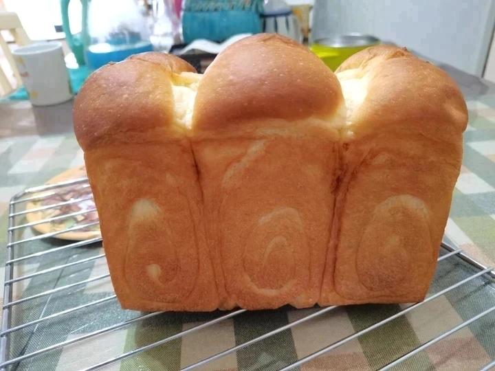 鲜奶液种超熟吐司