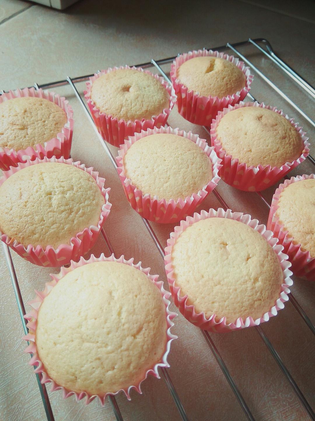 《Tinrry下午茶》教你做杏仁小蛋糕