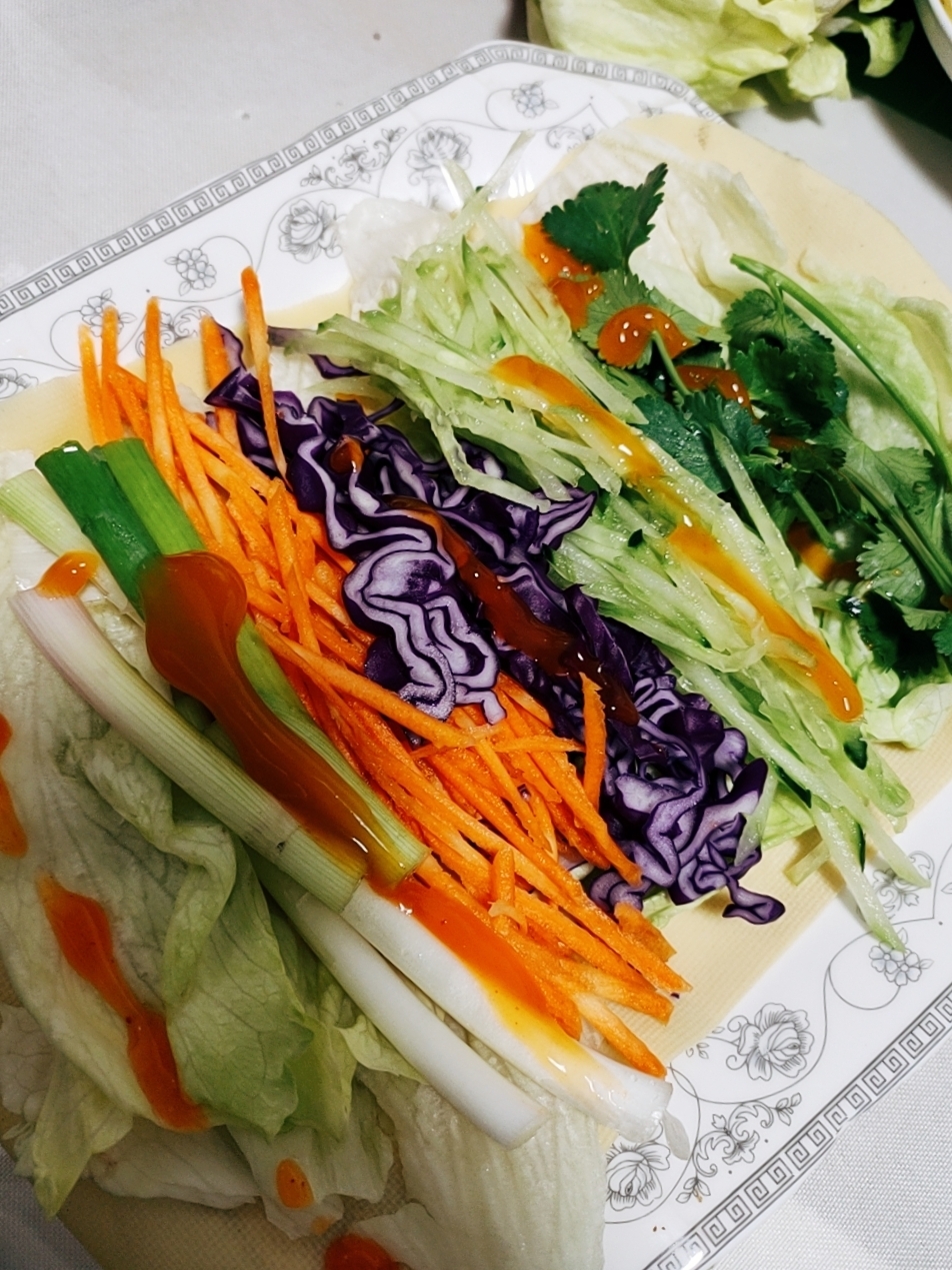减肥减脂 干豆腐卷菜菜的做法 步骤2