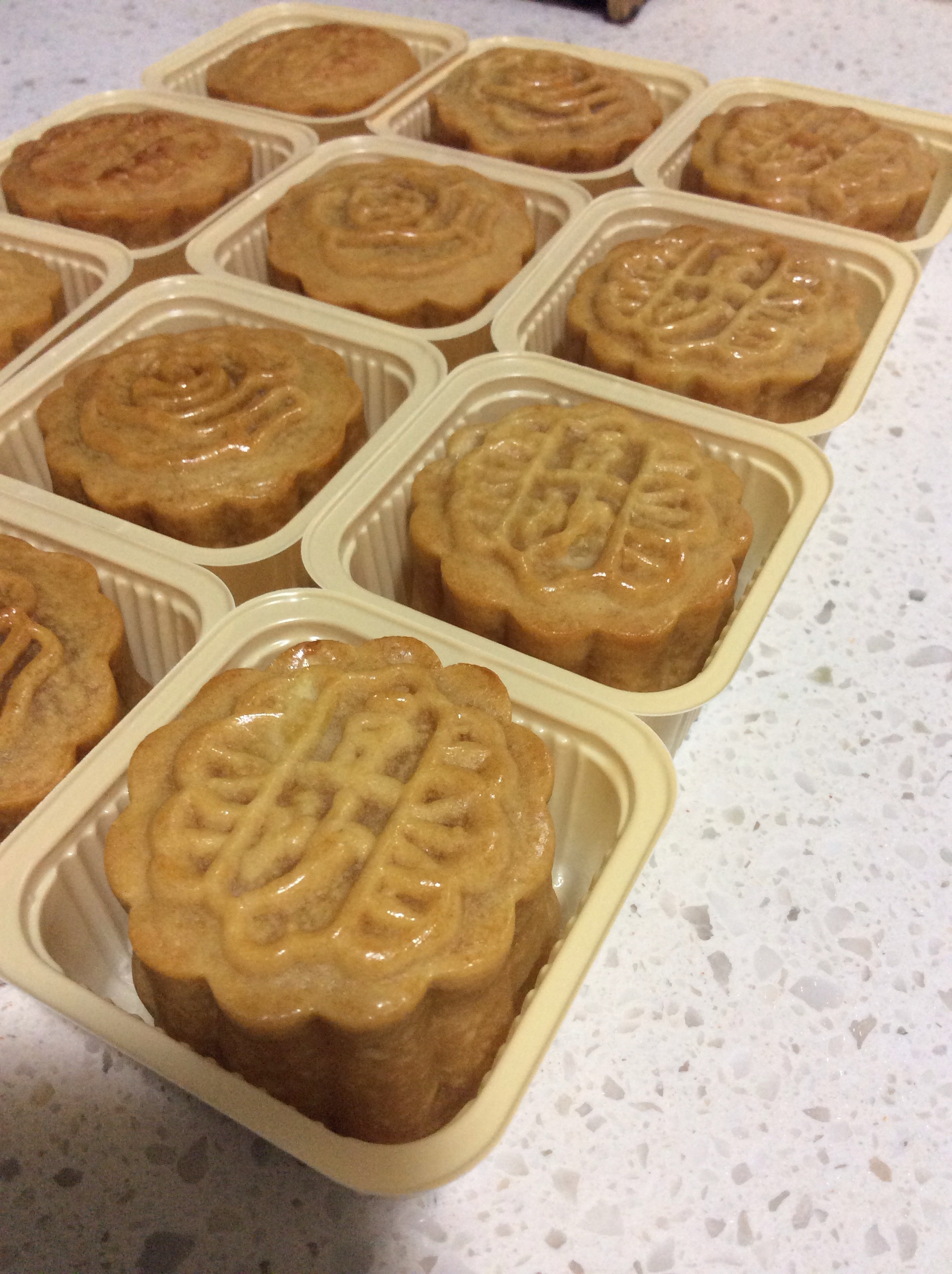 广式月饼——蛋黄莲蓉月饼