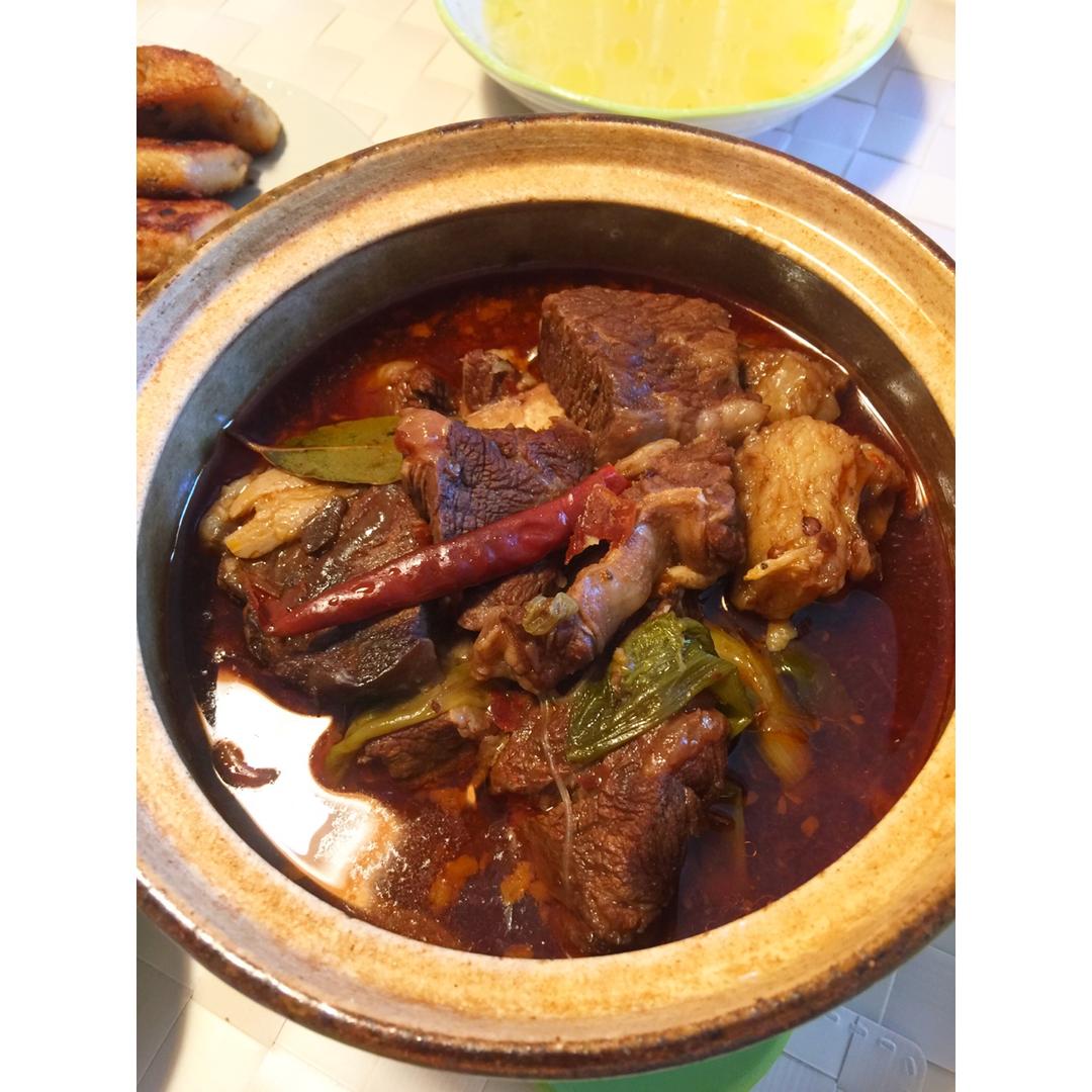 香辣牛腩煲